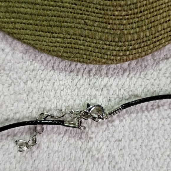 Large silvertone Crystal Square movable necklace black cord - Picture 6 of 6